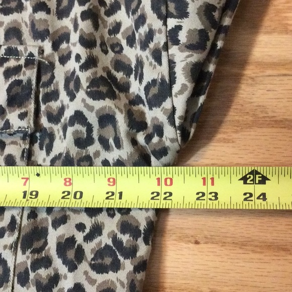 S Francesca’s Collections Anna Cai leopard jean jacket - Picture 12 of 16